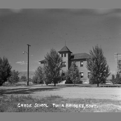 Black and white photo of the Twin Bridges Grade School, 1950s