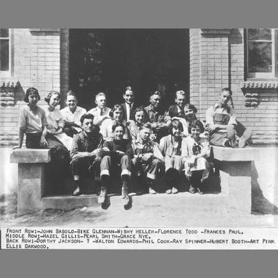Madison County Students Pose Outside Twin Bridges School circa 1920