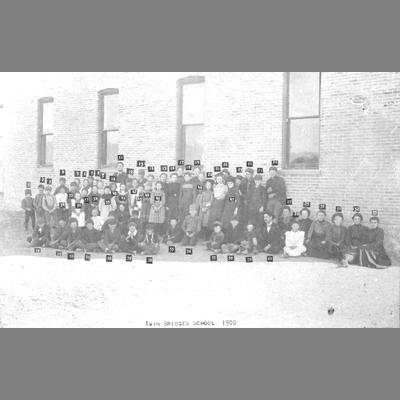 Twin Bridges School Group 1900 - Individuals Are Numbered