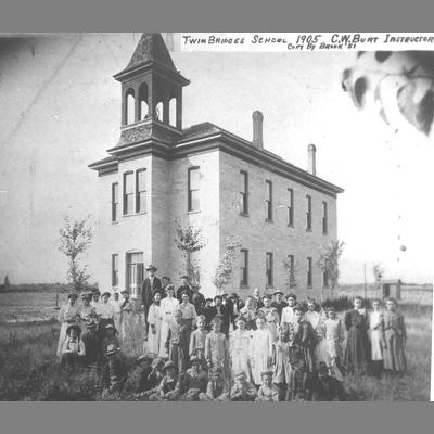 1905 Twin Bridges School Group Pose in Front of Brick Building