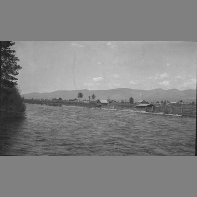 Residences along the edge of a river.
