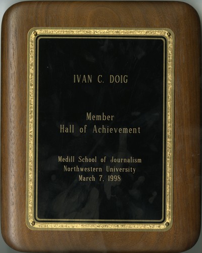 Medill Hall of Achievement plaque