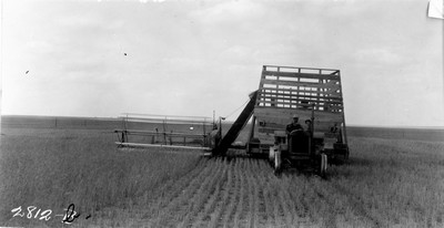 Cloverleaf Farm - Header Barge