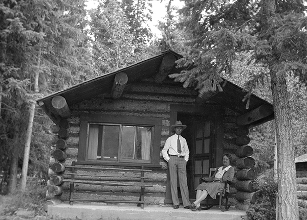 OTO Dude Ranch Cabin with Guests, Corwin Springs, Montana