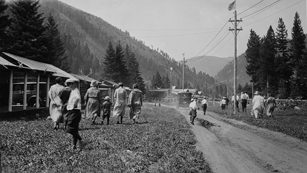 Guests Going to Dinner at Karst Kamp and Stage Stop, Gallatin Canyon, Montana