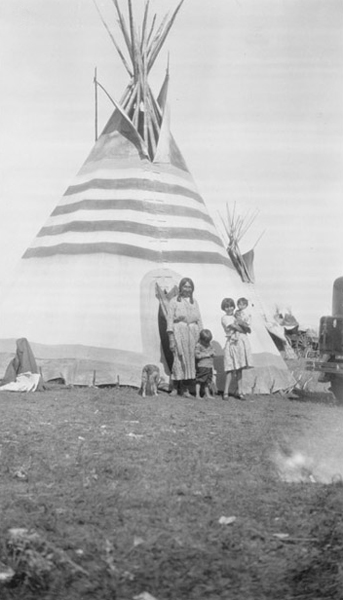 Blackfeet Indian Sundance, Unknown Location