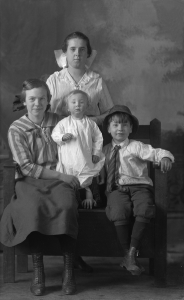 Schlechten Family Portrait, Bozeman, Montana
