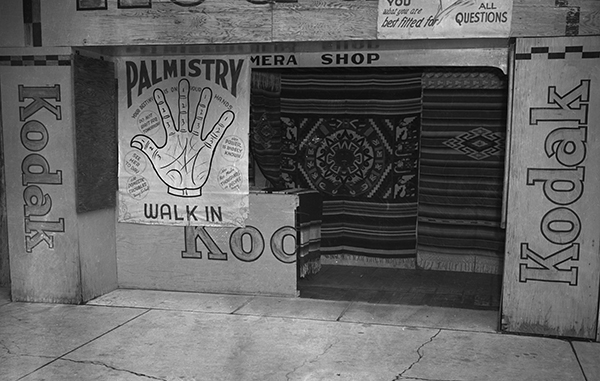 Schlechten Photo Shop, West Yellowstone, Montana
