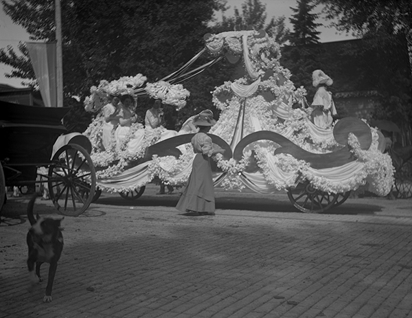 Sweet Pea Carnival Queen Float, Bozeman, Montana