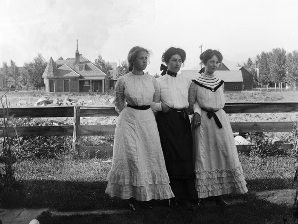 Harriet Kinney, Ellen Benepe, Mabel Davis, Bozeman, Montana