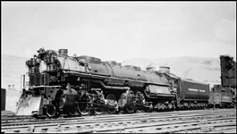 NP 5142, Class Z-8 in yards by Missoula roundhouse