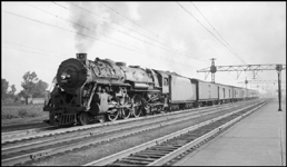 NYC 5280, 4-6-4 locomotive at Lynndale, OH.