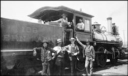 NP 108, 2-4-0 locomotive and crew