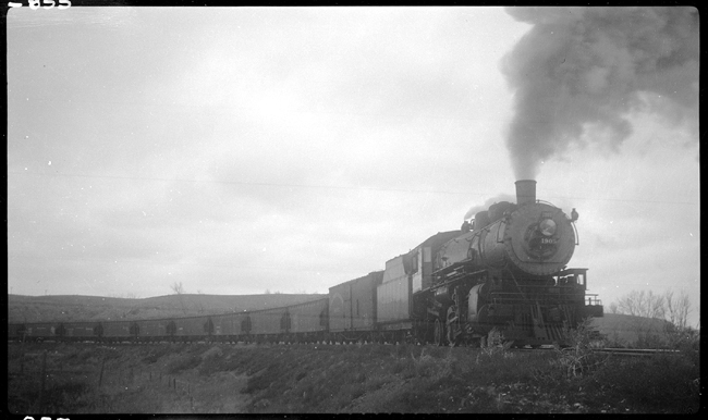 NP 1905, Class W-2 with train 643 on Glendive wye with beets