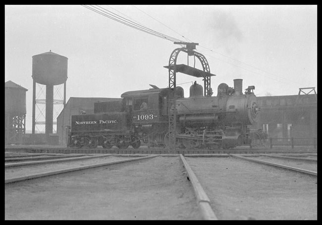 Right side of NP 1093, Class L-9 while on Livingston turntable