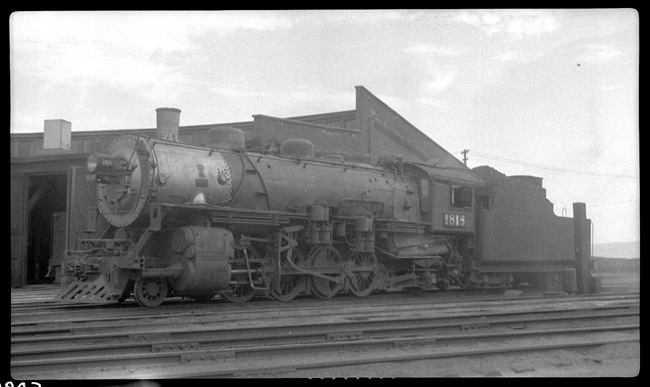 NP 1818, Class W-3, at Livingston next to roundhouse