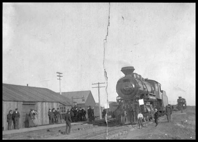 NP 1503 and NP 1504, Class W, new locomotives at New Salem, ND, with spectators standing by and observing.  These new locomotives have diamond stacks.  