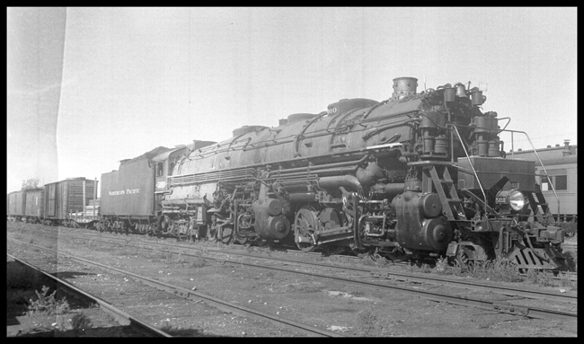 NP 5010, Class Z-5, pulling freight train through Glendive yards