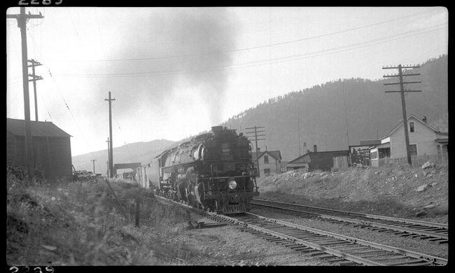 NP 5103, Class Z-6 Challenger locomotive with X5013E at Milltown. MT