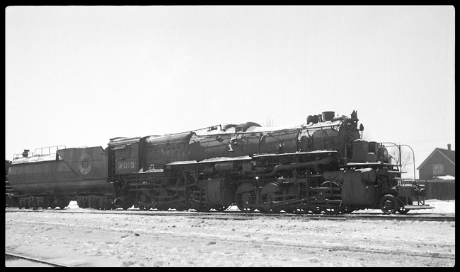 GN 2019 Superior, WI. GN class N-1  2-8-8-0  Baldwin 1912  Footboard pilot!
