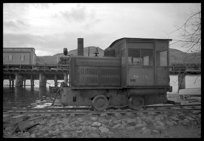 Somers Lbr Co. No. S-3 Early Whitcomb Diesel. Side view  Built by Whitcomb Locomotive Works, Rochelle IL.