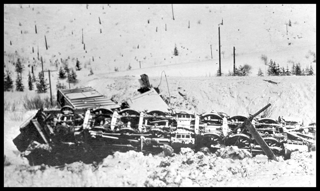 Locomotive No.3015 . The Engr./Brakman killed, Fireman Injured, Due to frozen train line.