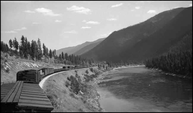 X5140W from the rear end near Donlan, MT.