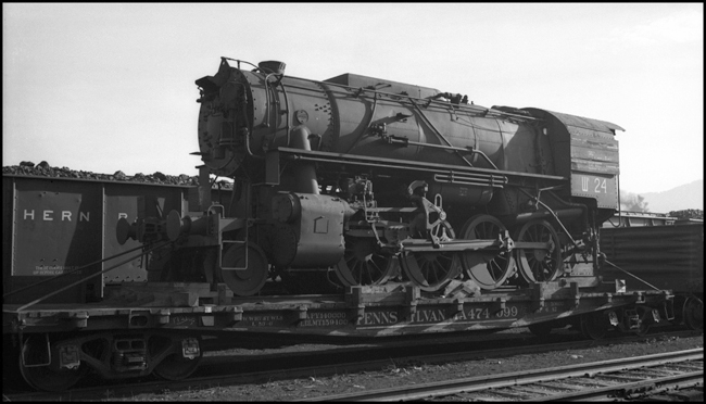 USSR 24-25 Baldwin Builder # 69932-69933 for export to Russia, passing through Missoula