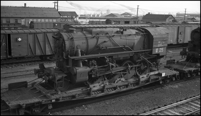 USSR 25 from Baldwin, for export to Russia, passing through Missoula on flat cars.