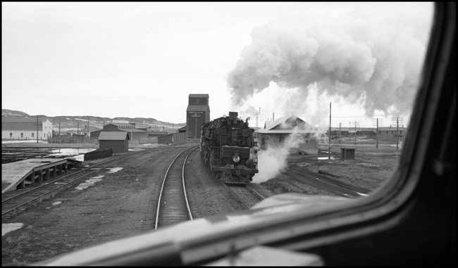 NP X5010W with NP 5010, Class Z-5 as viewed from the cab of DE NP 6000 pulling X6000E at Sentinel Butte, ND.