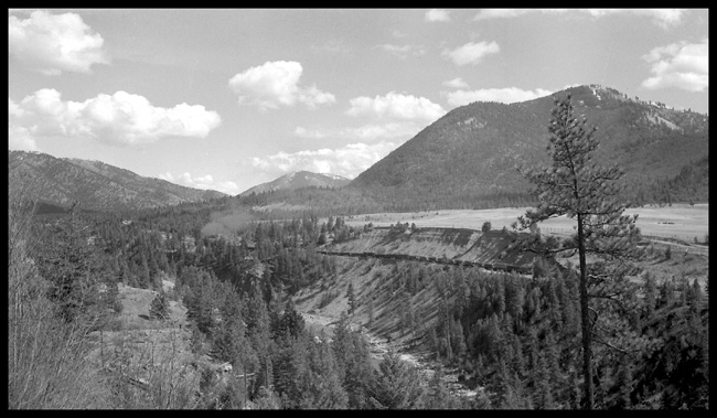 NP 1595, Class W with X1595E between Rivulet and Cyr, MT