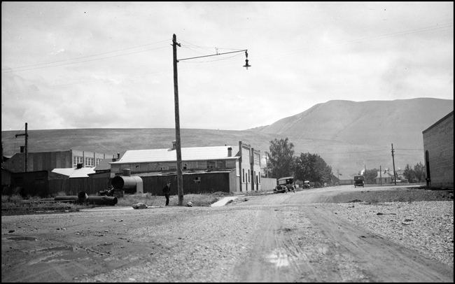 NP spur, grade crossing, Toole Avenue, Missoula.