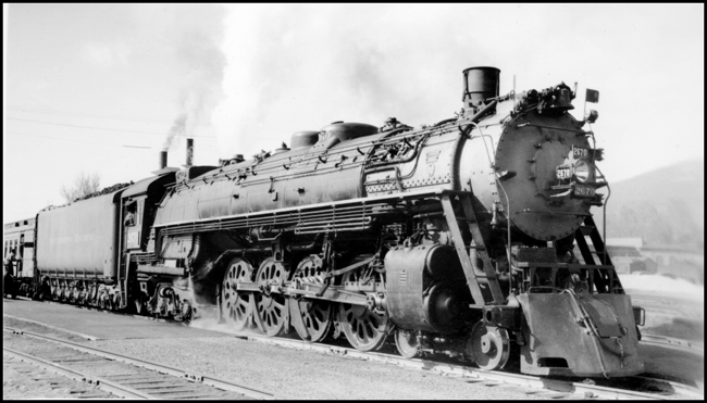 NP 2670, Class A-4 stopped for station work at Missoula with 1st section of No. 2