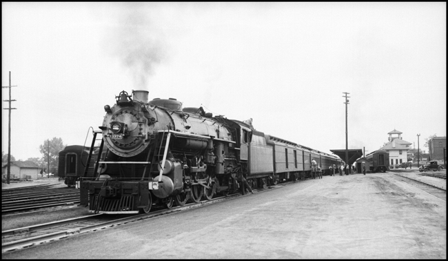 Southern RR Train No. 29 with SOU 1374 locomotive at Charlotte, NC