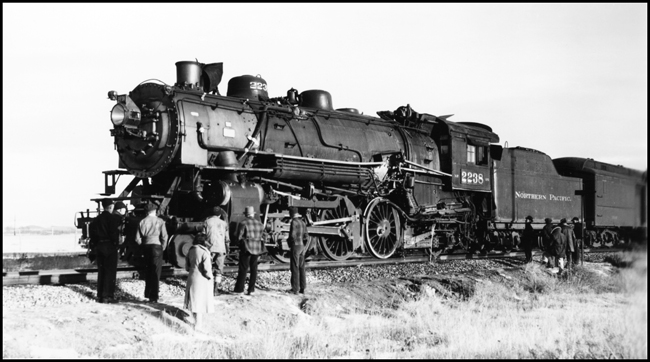NP 2238, Class Q-5 locomotive with puncture in boiler and firebox caused by broken side rod.  Engr J Jondrow and Fmn Baxter were fatally injured after being sprayed with live steam and fire and then jumping from the moving engine.  Train ran one mile after side rod broke.
