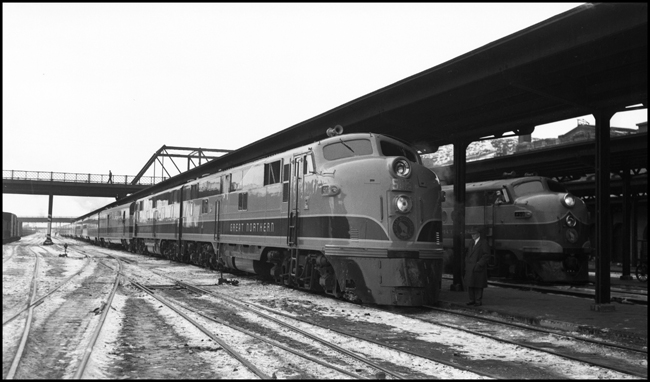 GN Exhibition Empire Builder 502 and GN Gopher 250 at Duluth, MN