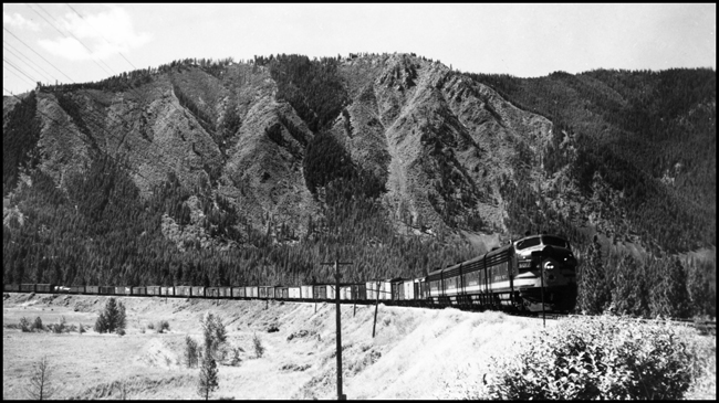 NP X6017W near Cyr, MT.