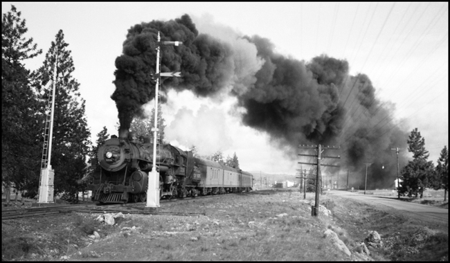 UP 3226 splits a pair of semaphore signals with Train No. 67 near Dishman, WA. 