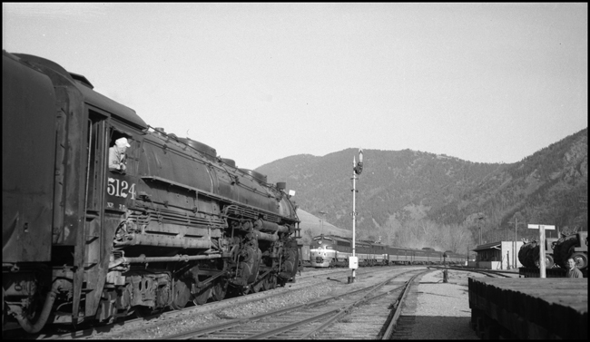 NP 5124, Class Z-7 waits at east end of Missoula yard while train No. 25 arrives in Missoula