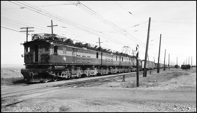 MILW E32, electric locomotive at Othello, WA.