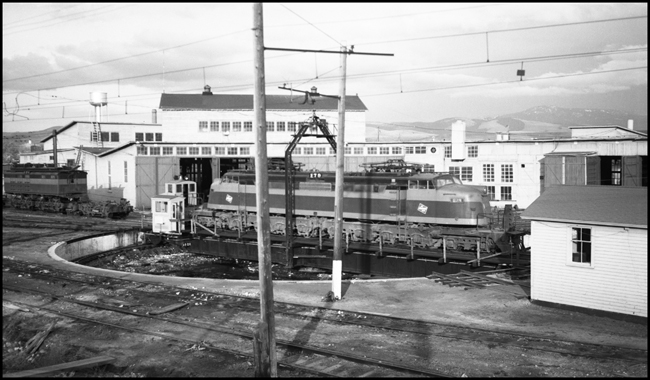 MILW E-70 on the turntable at Deer Lodge, MT.