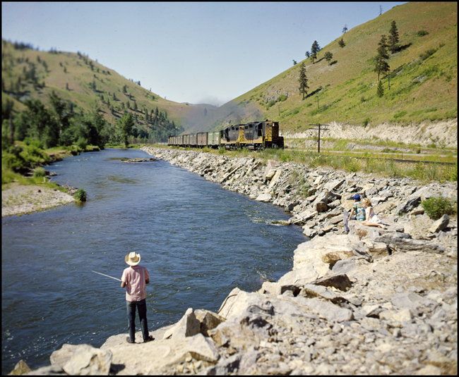 The east bound Cherry Special freight train near Ravalli, MT.