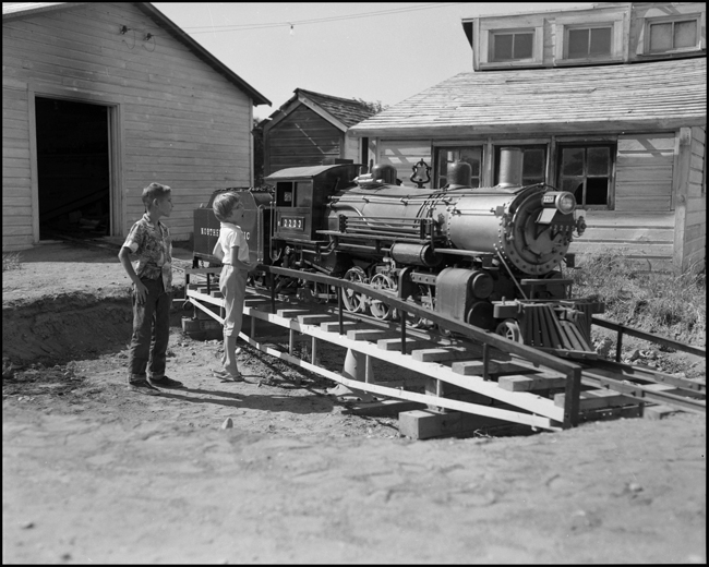 Replica of steam locomotive NP 2223 at Hamilton, MT.