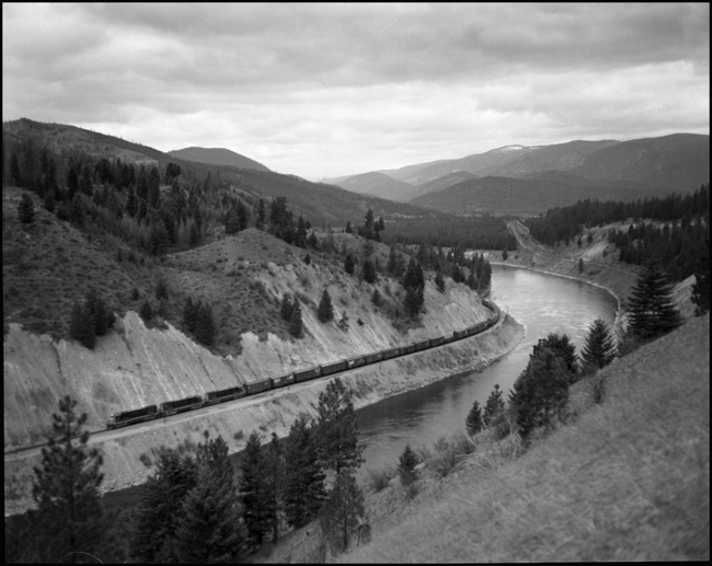 NP X2522E east of St Regis, MT.