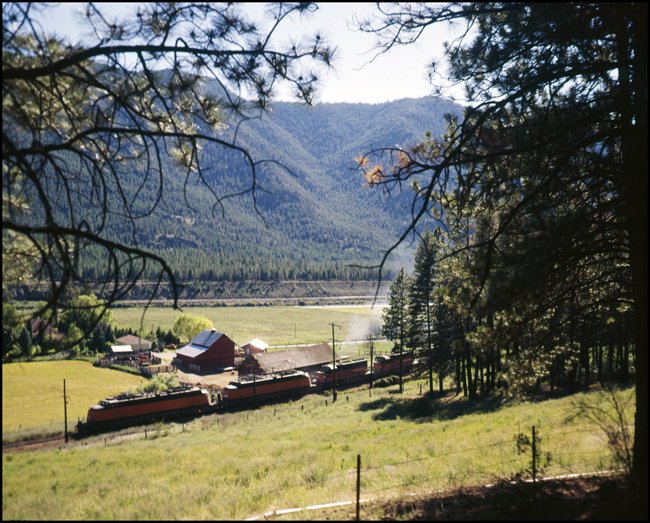 MILW XE with 2 electric and 3 diesels leaving Alberton, MT.