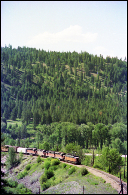 MILW X E72E with MILW E-72, 4005,2058 , 16 and 4008 near Soudan