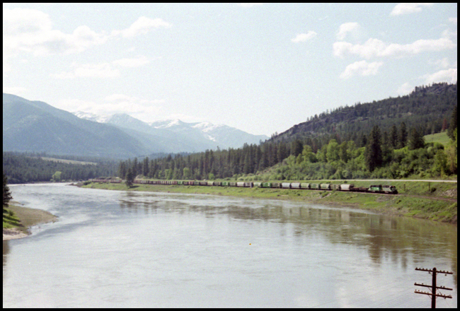 BN X CS 902 - BN 6819E with freight west of Plains, MT