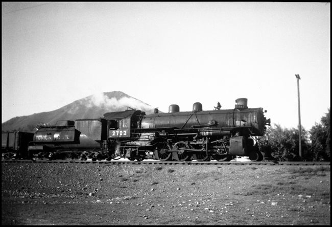 The mixed to Sun Valley passes one of the larger settlements on its run, a village that has aldo been home to Ezra Pound and Demi Moore.  By timetable its another 12 miles and 30 minutes to Sun Valley.