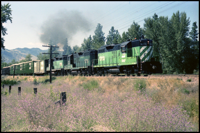 BN X1760-1731-1991E with traffic at Dixon, MT. 