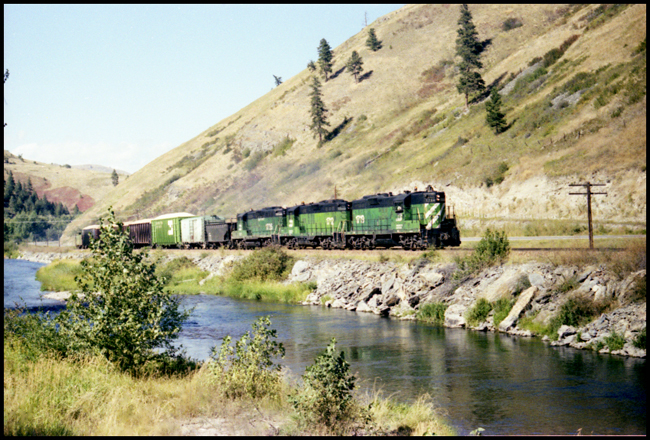 BN X1719-1712-1726E east of Ravalli, MT.